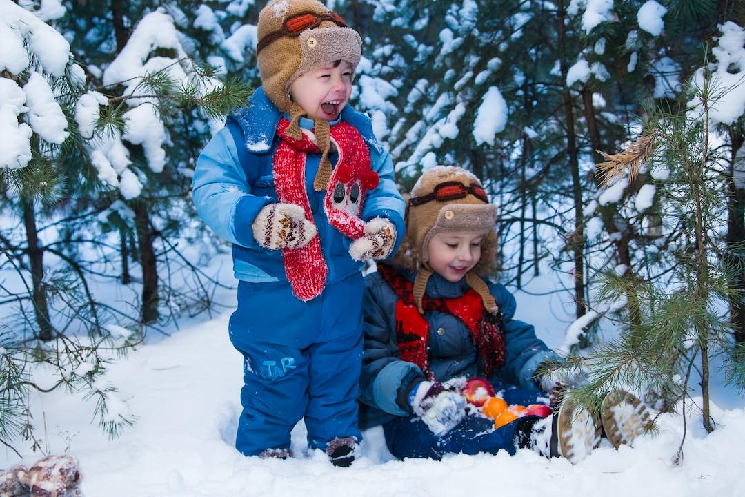 Erlebnisse mit Kindern im Winterwald - mit Ideen - Blogartikel von achtsame Walderlebnisse